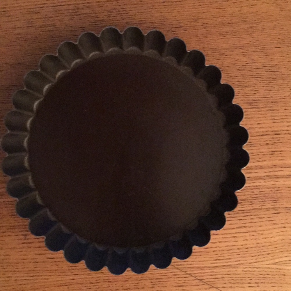 Set of six 5 1/2” diameter tart pans